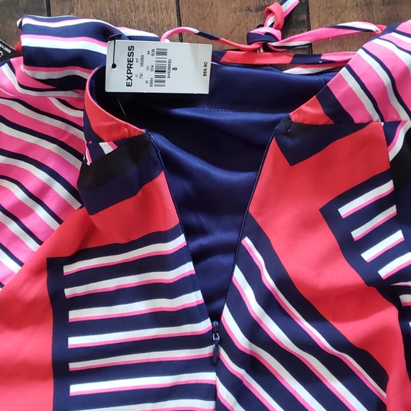 NWT Express red and blue romper. Size 8 - Picture 6 of 10